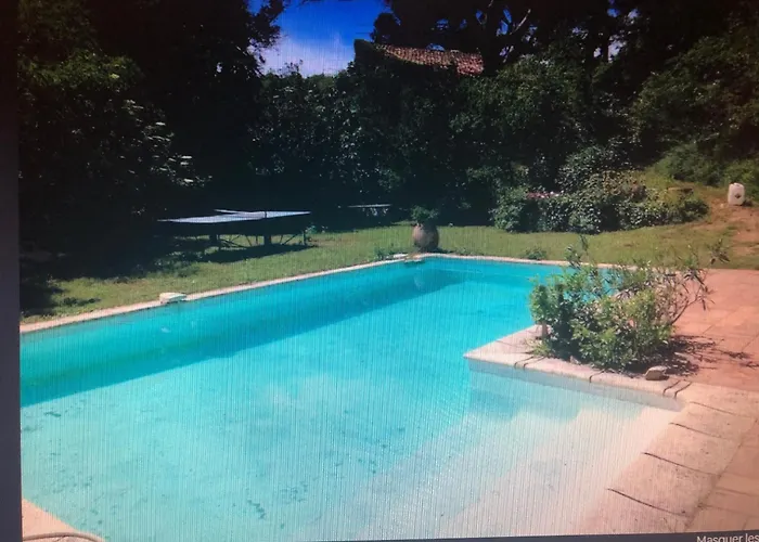 Petite Maison De Charme Avec Piscine Et Pins Centenaires * Nimes